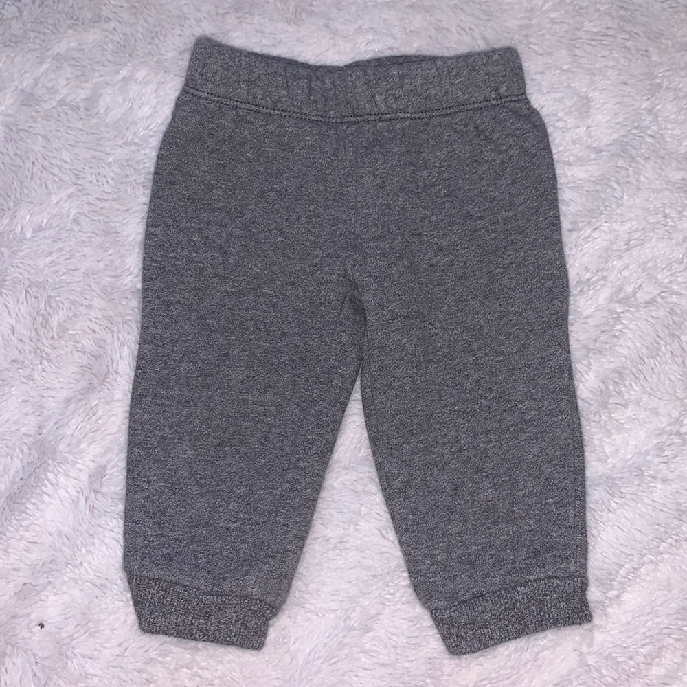 (3 for $10) Carter’s grey joggers 9 months bay clothing